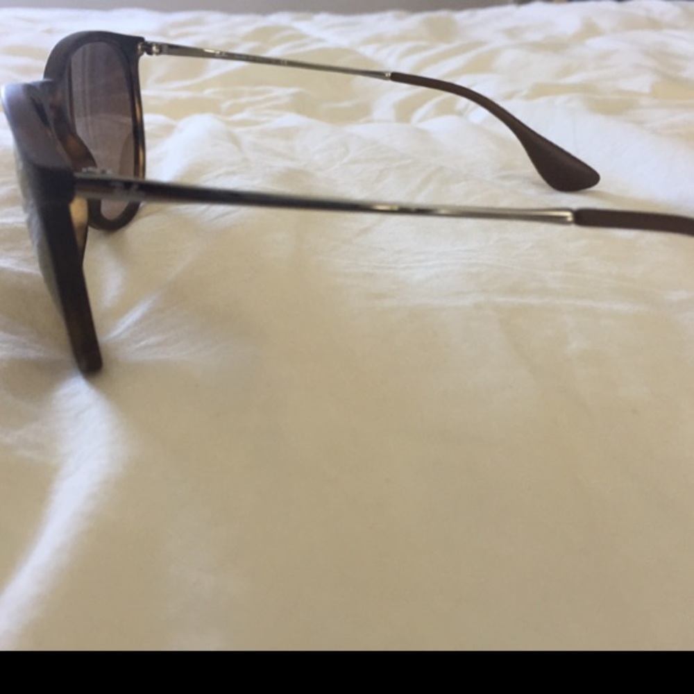 Authentic Ray Ban sunglasses - Picture 2 of 3